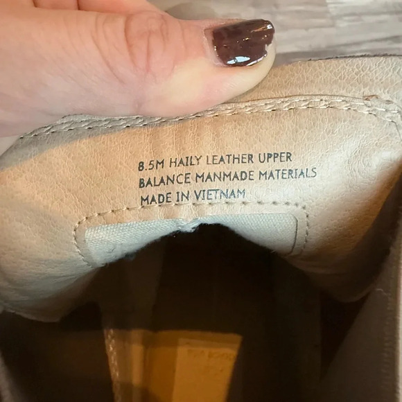 Dolce Vita Womens Haily Boot Taupe Tan Suede Chelsea Chunky Lug Platform - Picture 3 of 7